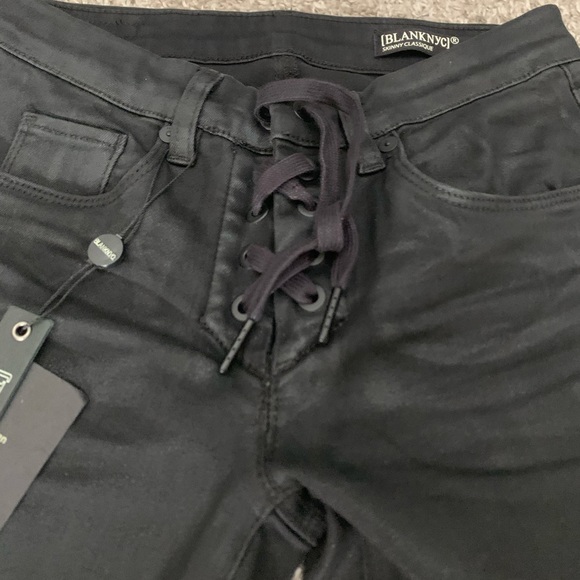 Smoke out Jean Blank NYC - Picture 4 of 5